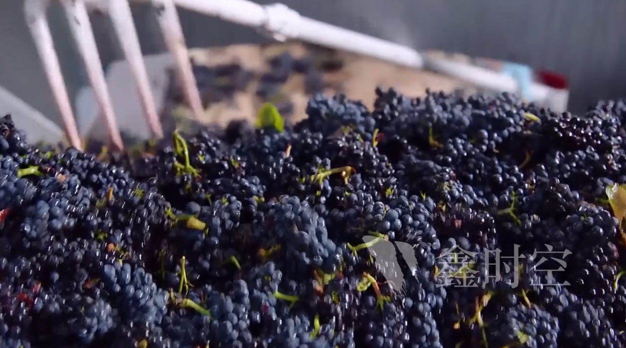 展览中三维发光人物的制作